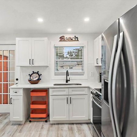 Quaint Gulfport Beach Bungalow Sankt Petersburg Zewnętrze zdjęcie