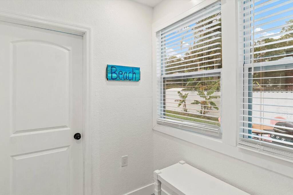 Quaint Gulfport Beach Bungalow Sankt Petersburg Zewnętrze zdjęcie