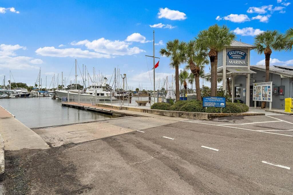 Quaint Gulfport Beach Bungalow Sankt Petersburg Zewnętrze zdjęcie