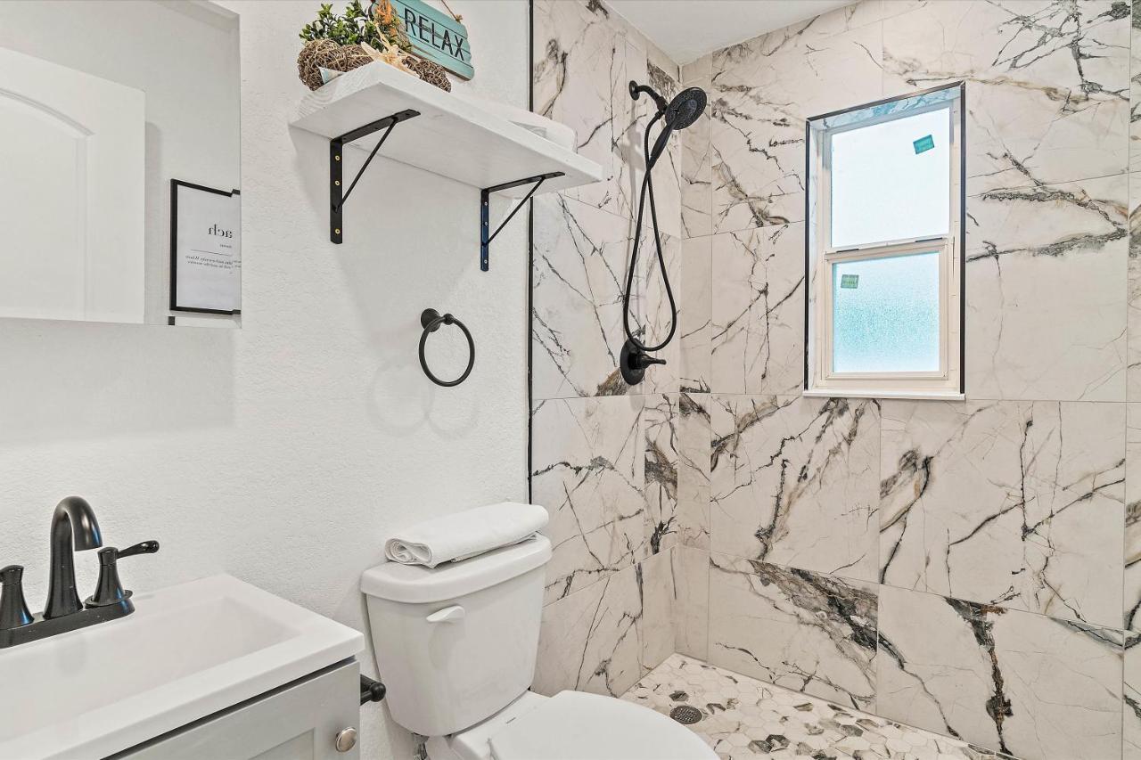 Quaint Gulfport Beach Bungalow Sankt Petersburg Zewnętrze zdjęcie