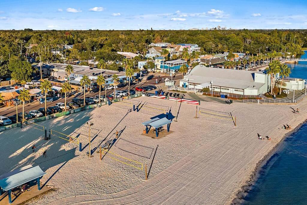 Quaint Gulfport Beach Bungalow Sankt Petersburg Zewnętrze zdjęcie
