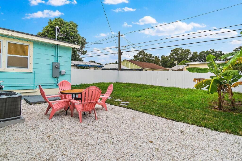 Quaint Gulfport Beach Bungalow Sankt Petersburg Zewnętrze zdjęcie