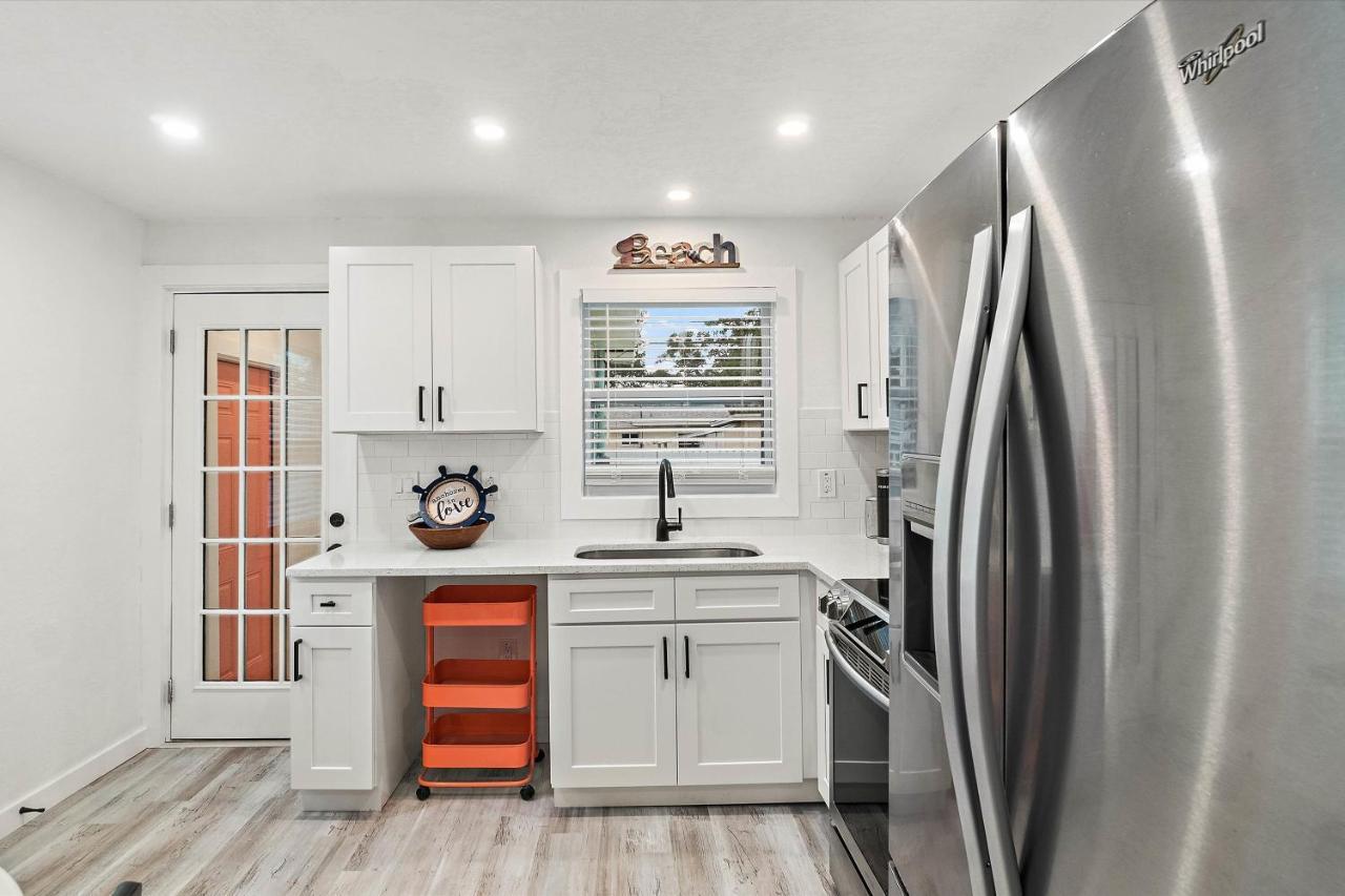 Quaint Gulfport Beach Bungalow Sankt Petersburg Zewnętrze zdjęcie