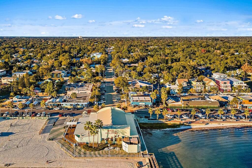 Quaint Gulfport Beach Bungalow Sankt Petersburg Zewnętrze zdjęcie